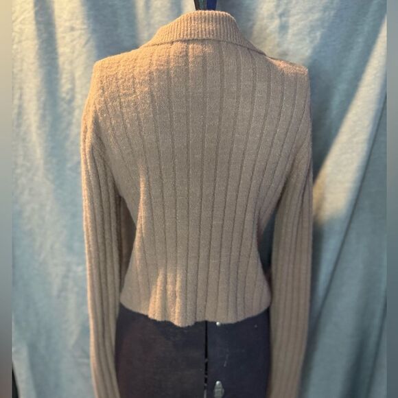 London Kaye Women's Tortoise Shell Button-Up Sweater - Carmel Cream - Medium - Picture 3 of 7